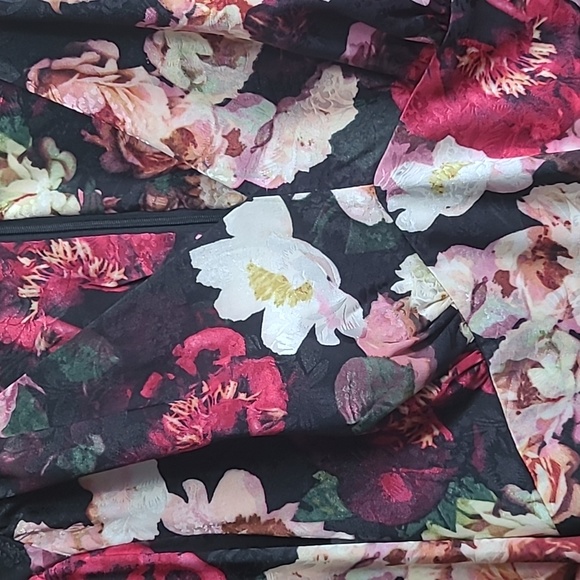 Floral Dress - Picture 6 of 8